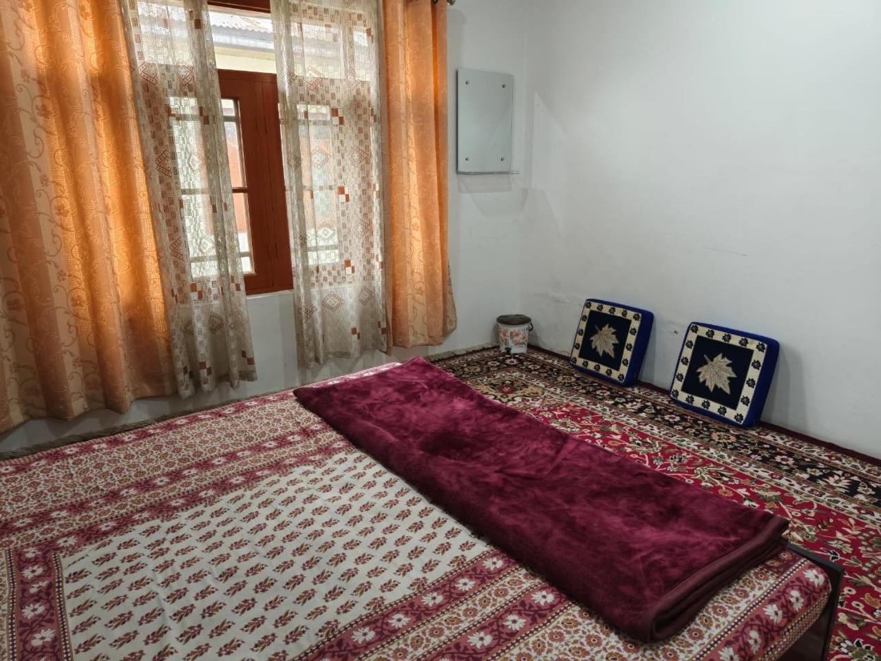 Mir Manzil Bed and Breakfast Srīnagar Exteriör bild